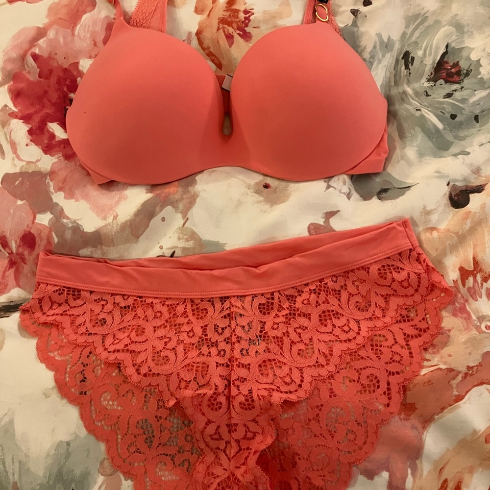COPY - Incredible Push-Up bra by Victoria’s Secret